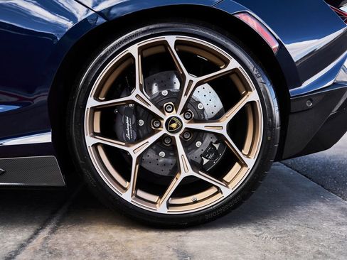 Used 2025 Lamborghini Revuelto AWD/4WD image 34