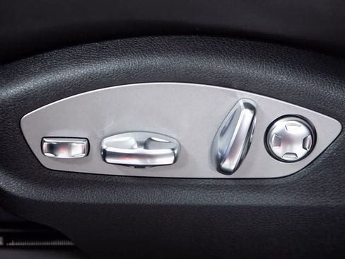 Certified 2026 Porsche Macan AWD/4WD image 23