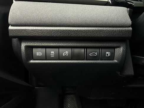 Used 2025 Toyota Camry LE image 21