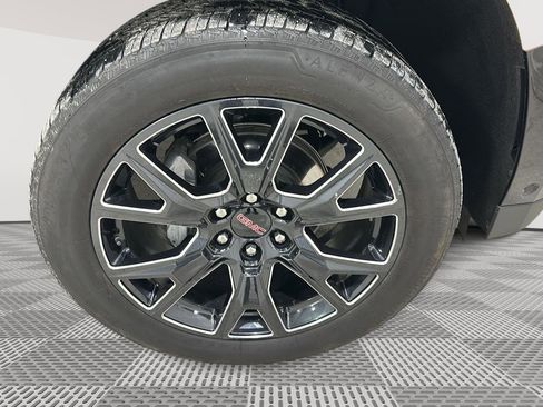 Used 2024 GMC Yukon XL Denali w/ Denali Reserve Package image 30