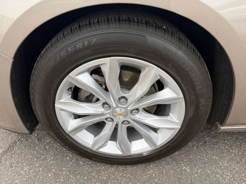 Used 2023 Chevrolet Malibu LT FWD image 31