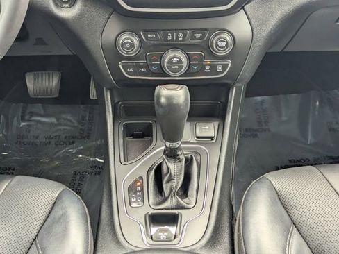 Used 2022 Jeep Cherokee Latitude Lux w/ Sun & Sound Group image 18