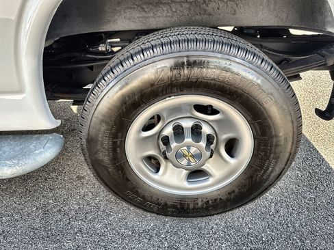 Used 2023 Chevrolet Express 2500 w/ Driver Convenience Package image 28