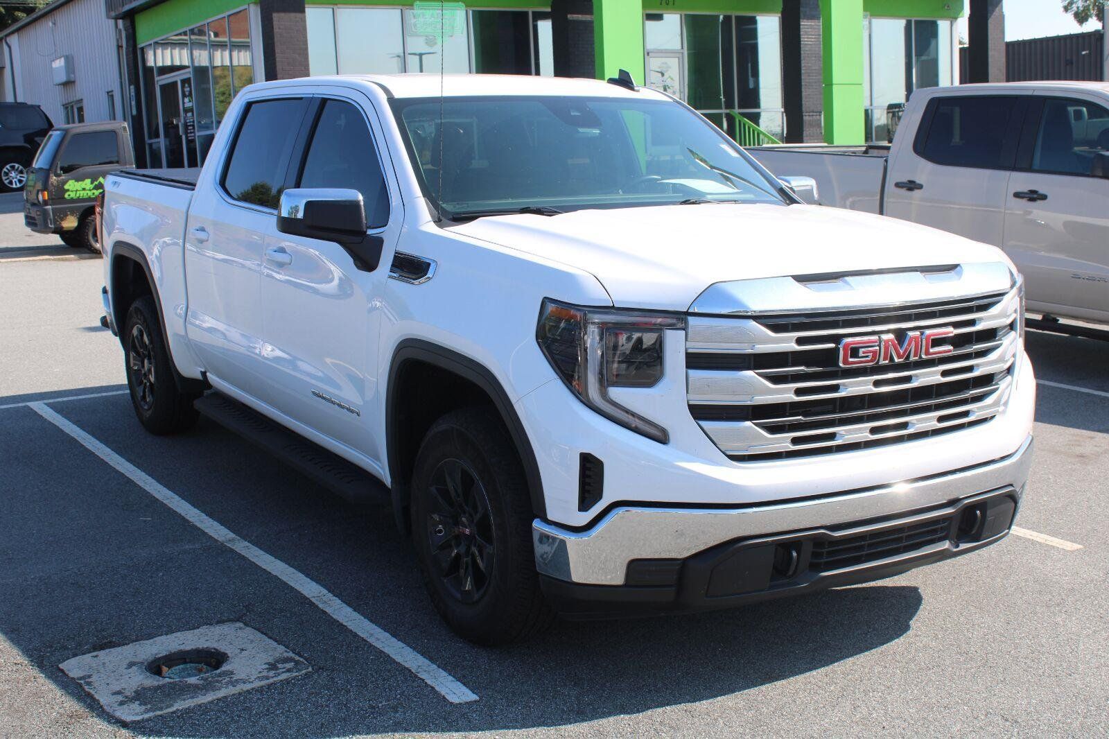 Used 2024 GMC Sierra 1500 SLE AWD/4WD image 3