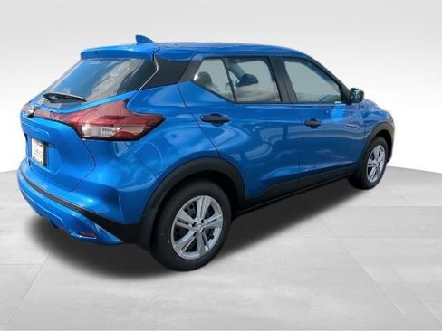 New 2025 Nissan Kicks Play S image 8