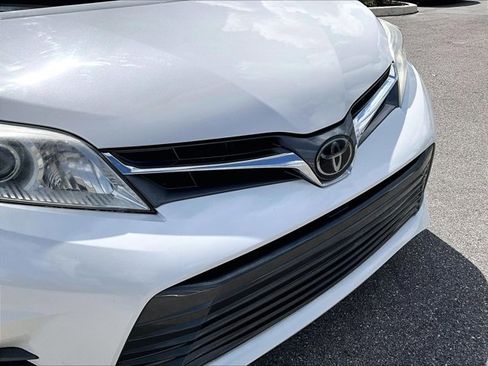 Used 2020 Toyota Sienna XLE FWD image 27