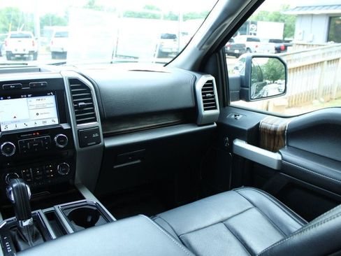 Used 2018 Ford F150 Lariat RWD image 15