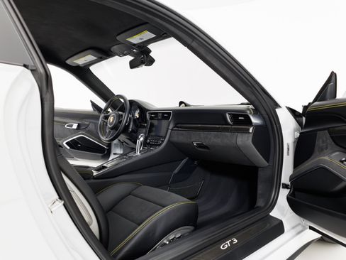 Used 2018 Porsche 911 GT3 RWD image 35