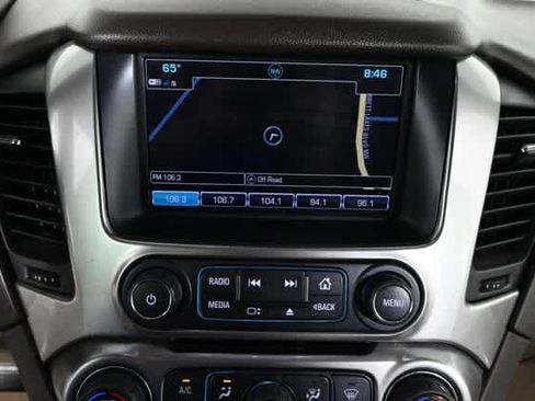 Used 2018 Chevrolet Suburban LT image 6