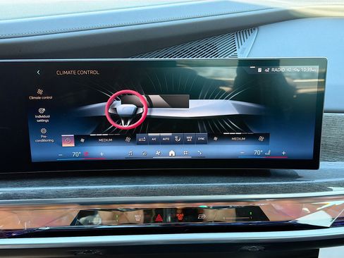 New 2026 BMW 750e xDrive w/ Executive Package image 34