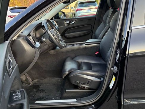 Used 2019 Volvo XC60 T6 Momentum w/ Premium Package AWD/4WD image 25