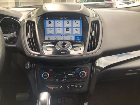 Used 2019 Ford Escape Titanium AWD/4WD image 18
