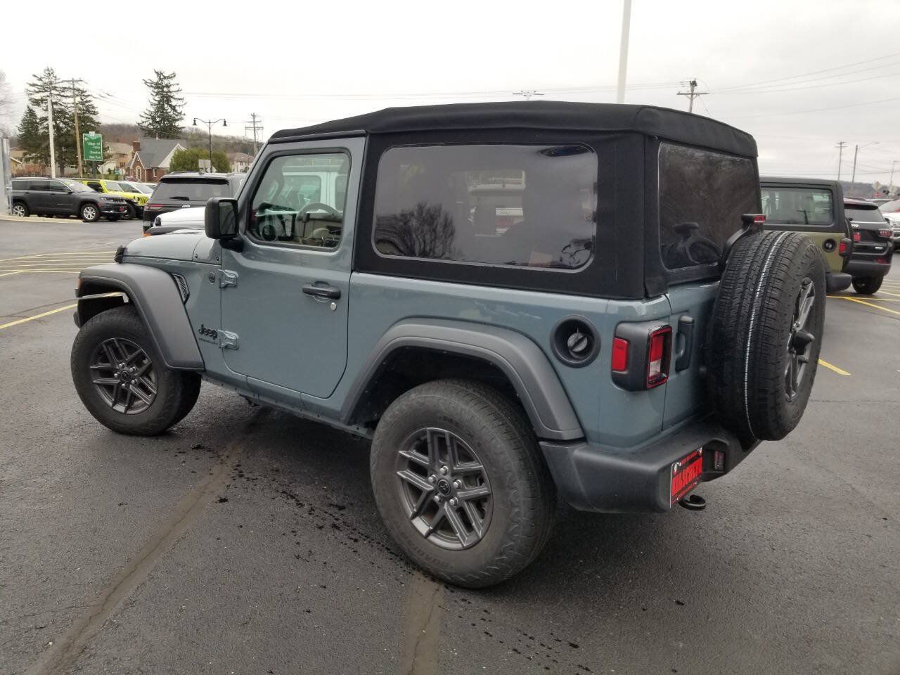 Used 2024 Jeep Wrangler Sport AWD/4WD image 5