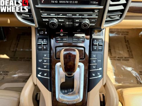 Used 2016 Porsche Cayenne GTS AWD/4WD image 21