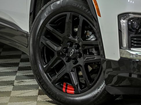 Used 2023 Chevrolet Traverse Premier w/ Redline Edition AWD/4WD image 3