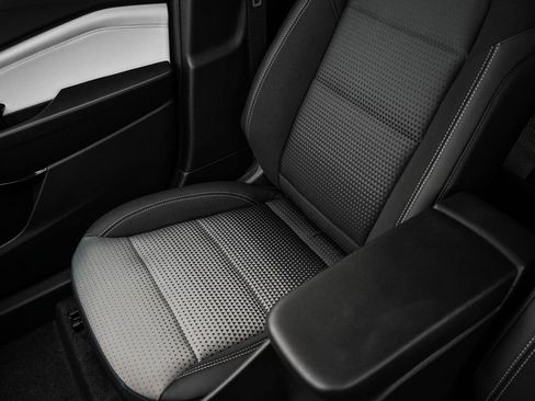 New 2026 Chevrolet Trax LT w/ Driver Confidence Package FWD image 24