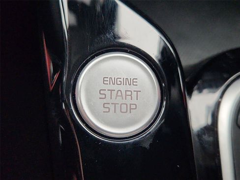Used 2025 Kia Soul GT-Line w/ GT-Line Technology Package FWD image 17
