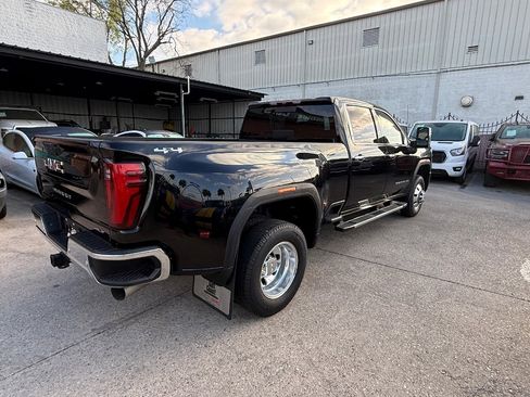 Used 2024 GMC Sierra 3500 SLT w/ SLT Premium Package image 4