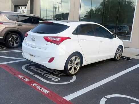 Used 2013 Hyundai Elantra GT w/ Style Pkg FWD image 4