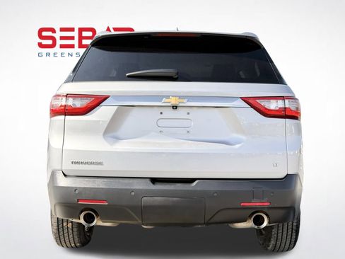Used 2021 Chevrolet Traverse LT image 8