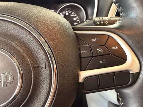 Used 2018 Jeep Compass Latitude w/ Popular Equipment Group image 37