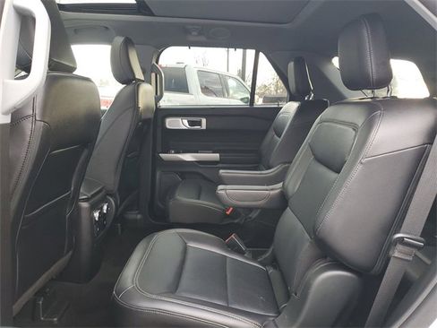 Certified 2023 Ford Explorer Limited w/ Limited Technology Package image 30