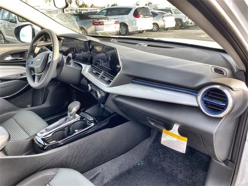 Used 2026 Chevrolet Trax LT image 31