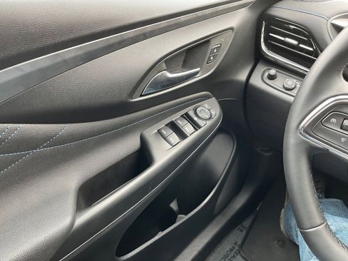 Used 2025 Buick Envista Sport Touring image 20