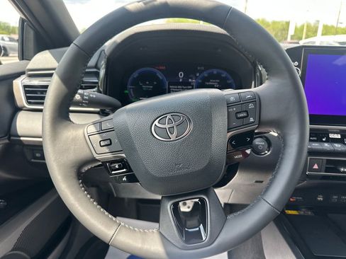 Used 2026 Toyota Camry XSE FWD image 19