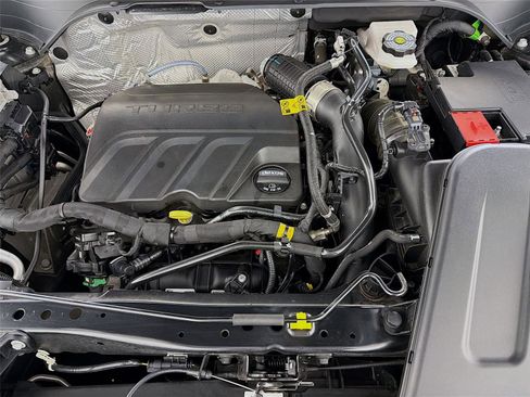 Used 2024 Chevrolet Trax LT w/ Sunroof Package image 28