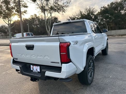 Used 2024 Toyota Tacoma TRD Sport image 3
