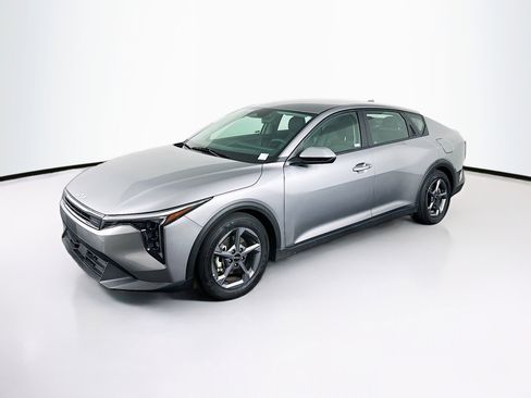 Used 2025 Kia K4 LXS image 3