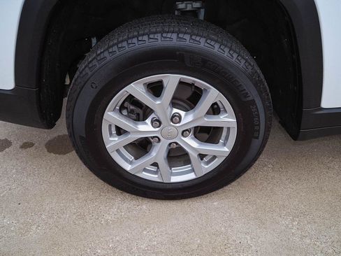 Used 2023 Jeep Grand Cherokee L Limited AWD/4WD image 38