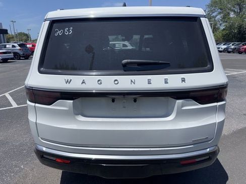 Used 2024 Jeep Wagoneer Series II w/ Flexible Seating Group RWD image 5