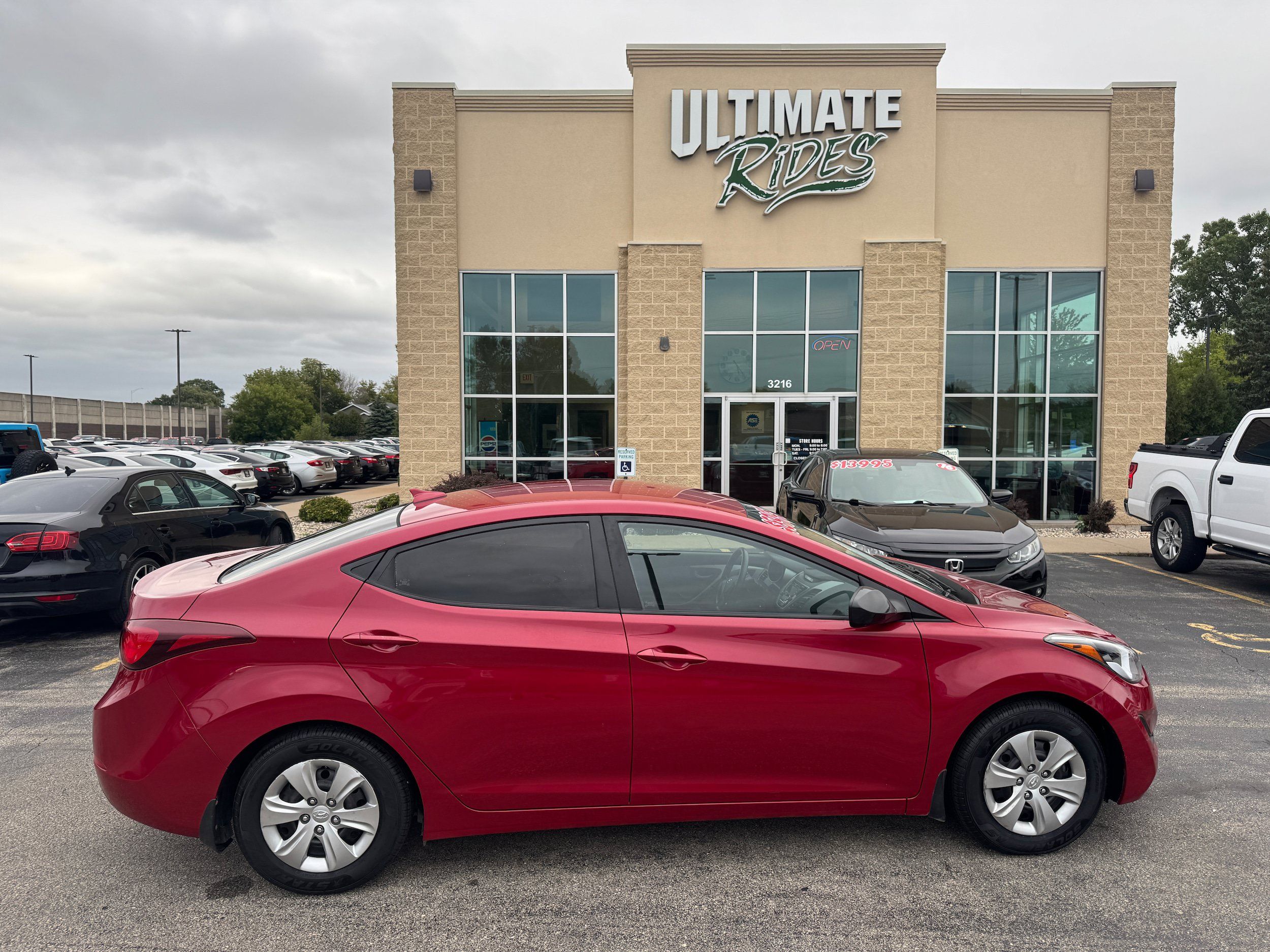 Used 2016 Hyundai Elantra SE FWD image 1