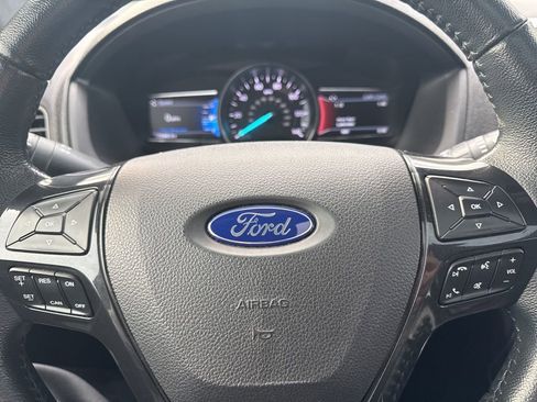 Used 2018 Ford Explorer XLT w/ Equipment Group 202A image 10