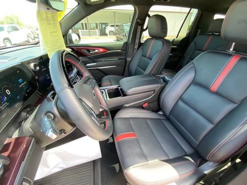 Used 2024 Chevrolet Traverse RS w/ LPO, Floor Liner Package AWD/4WD image 12
