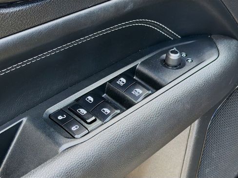 Used 2024 Jeep Compass Latitude w/ Altitude Special Edition image 21