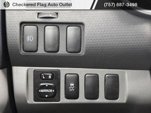 Used 2015 Toyota Tacoma PreRunner w/ SR5 Package image 10