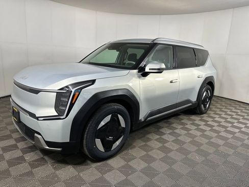 Used 2024 Kia EV9 Wind image 7