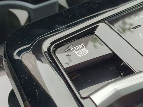 New 2025 BMW 530i w/ Premium Package image 29