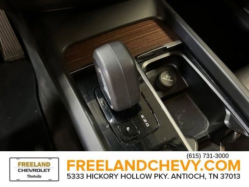 Used 2023 Volvo XC60 B5 Plus image 19