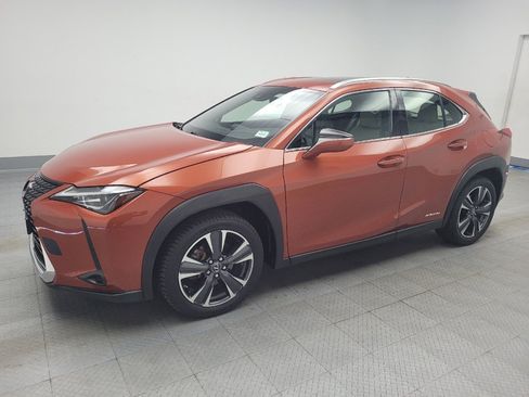 Used 2019 Lexus UX 250h w/ Premium Package image 2