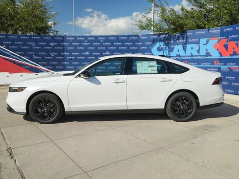 New 2025 Honda Accord SE image 12