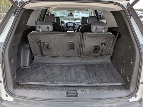 Used 2021 Chevrolet Traverse LT w/ LT Premium Package image 30