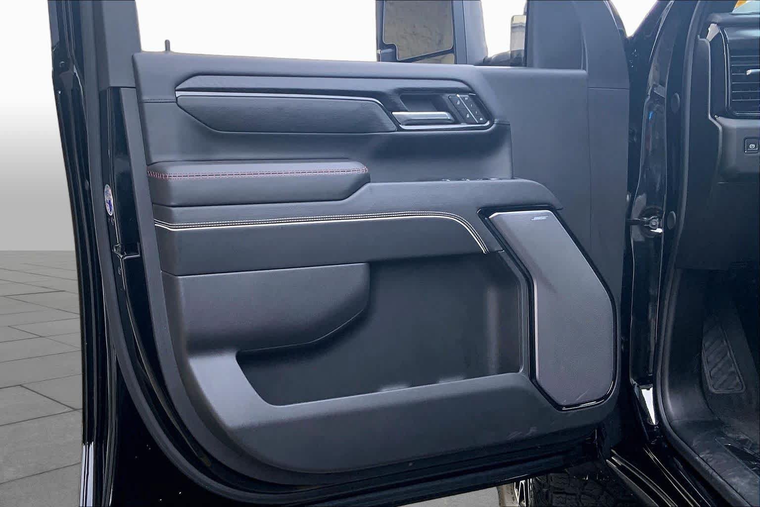Used 2025 GMC Sierra 2500 AT4X AWD/4WD image 22
