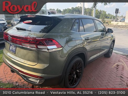 Certified 2026 Volkswagen Atlas Cross Sport SE w/ Panoramic Sunroof Package FWD image 4