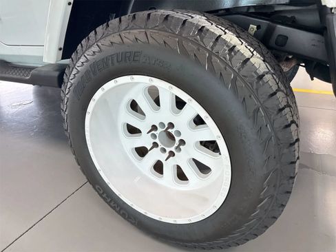 Used 2016 Jeep Wrangler Unlimited Sahara AWD/4WD image 10