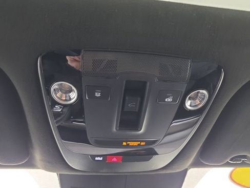 Certified 2025 Kia Sorento SX Prestige image 25