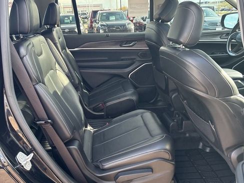 Used 2022 Jeep Grand Cherokee L Limited w/ Luxury Tech Group II AWD/4WD image 25